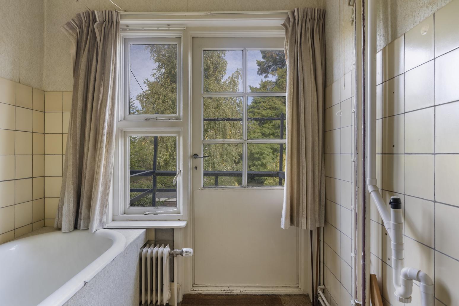 Mr. P.J. Troelstraweg 112 in Leeuwarden