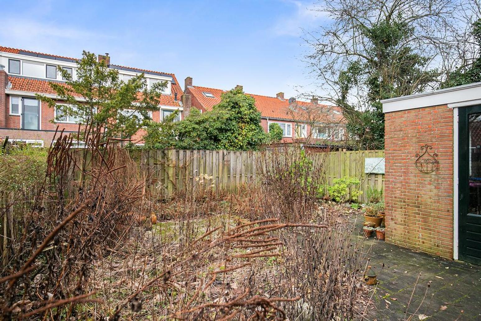 van Roonhuysestraat 16 in Leeuwarden