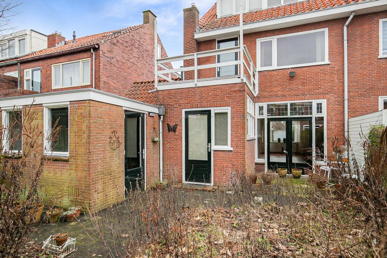 van Roonhuysestraat 16 in Leeuwarden