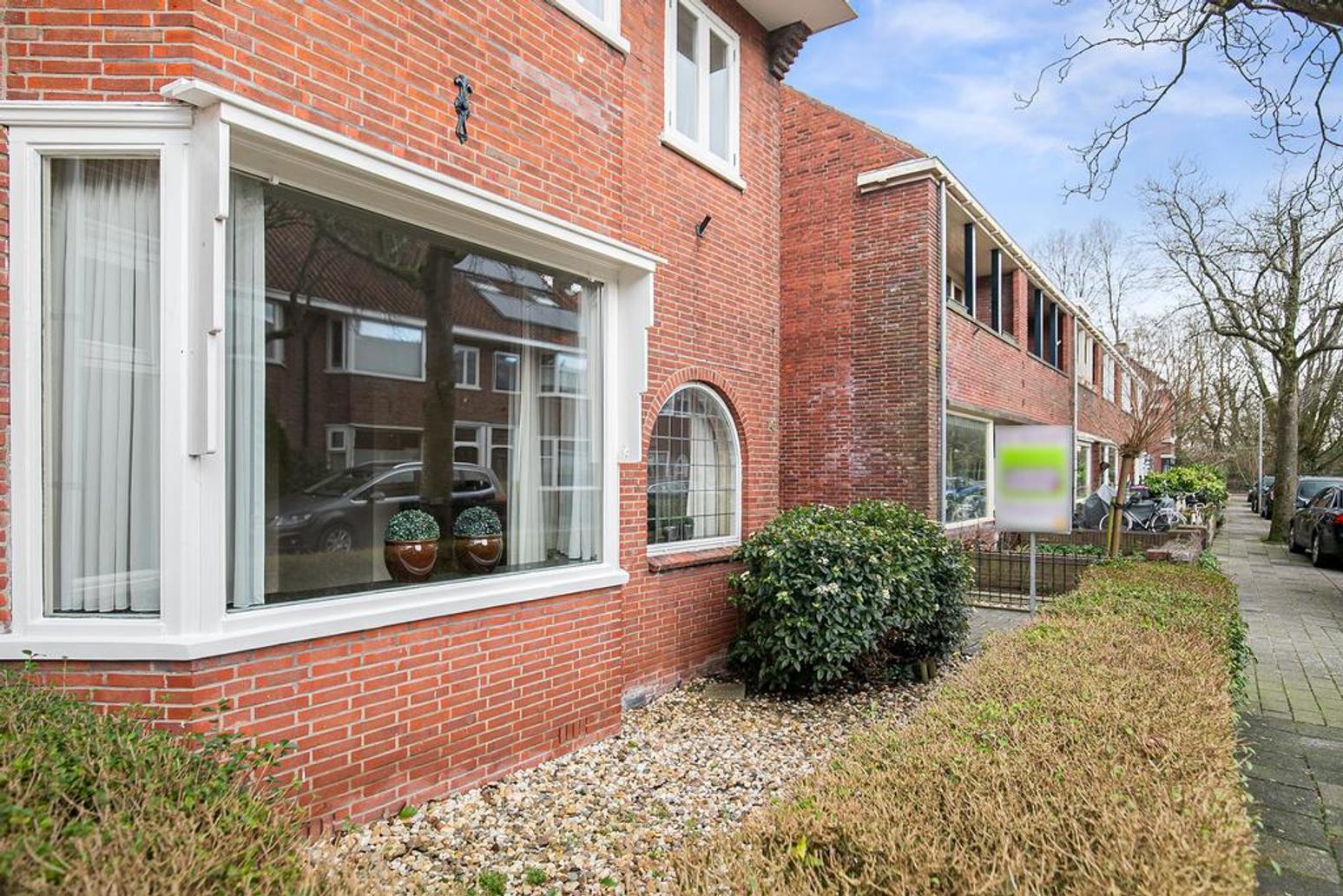 van Roonhuysestraat 16 in Leeuwarden